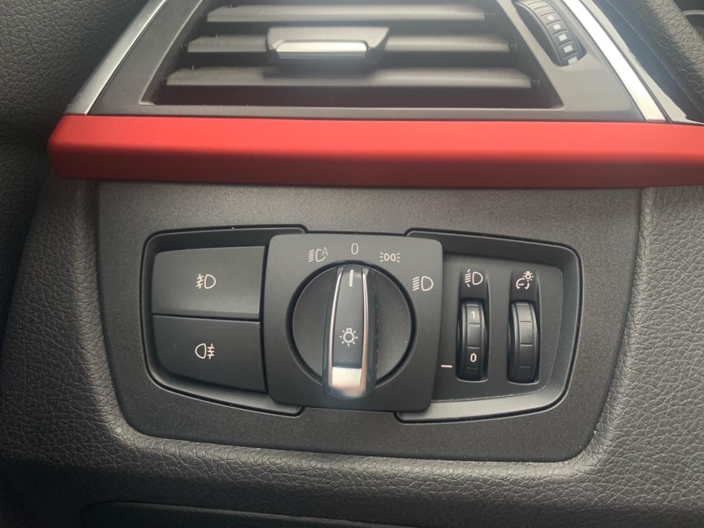 BMW 318 i Touring Sport Line *LED*AHK*HiFi*PDC*SHZ*
