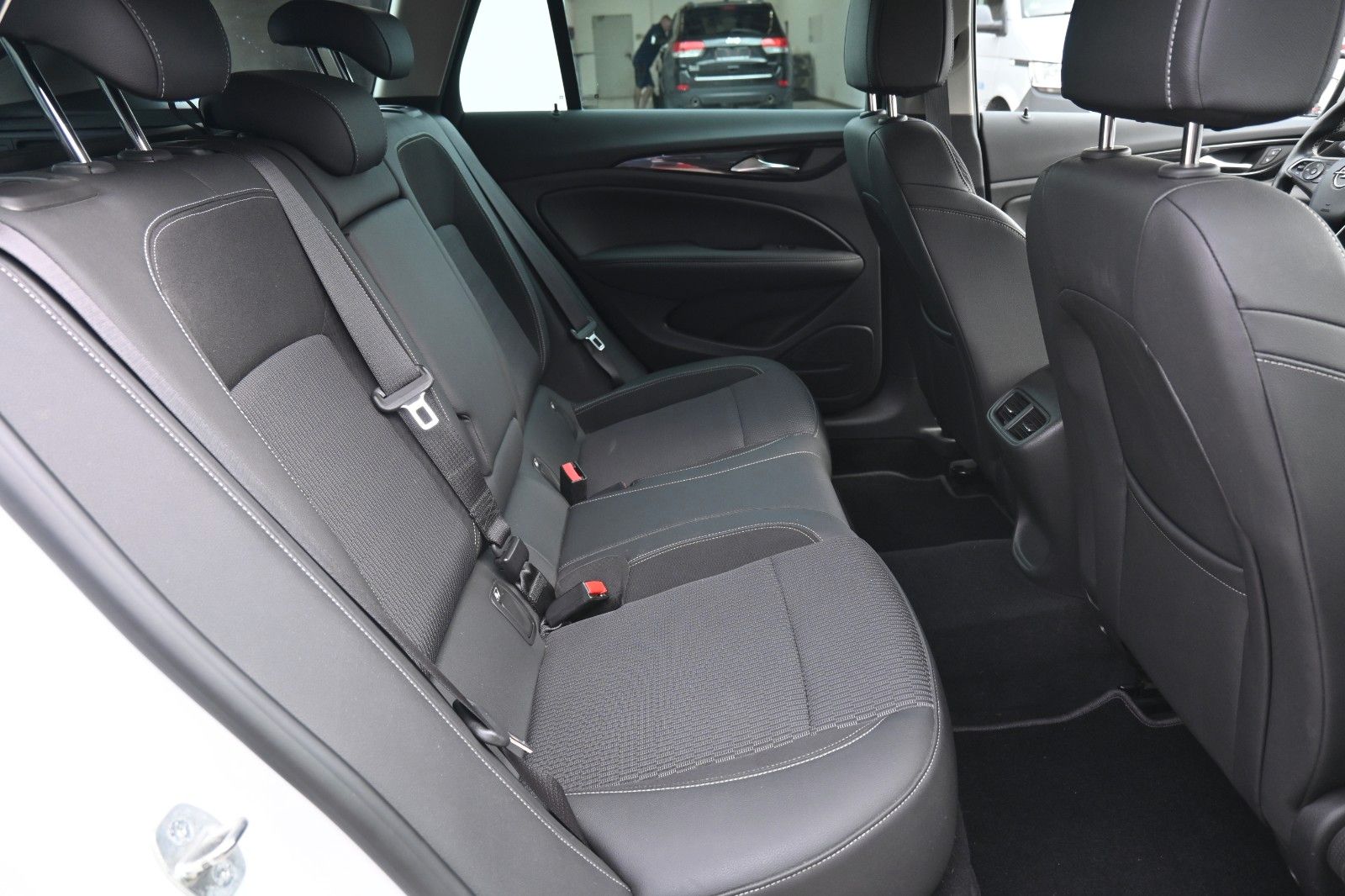 Fahrzeugabbildung Opel Insignia B Sports Tourer Innovation 4x4