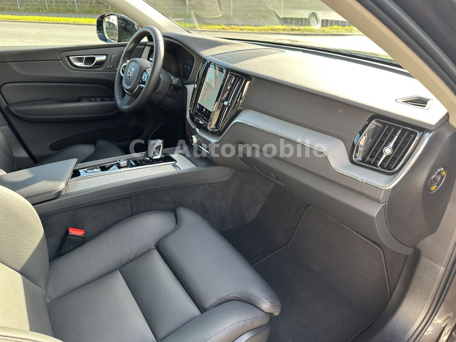 Fahrzeugabbildung Volvo XC60 B4 PlusDark AWD/BLIS/Leder/Pano/LED/360°Kam