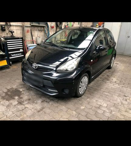 Toyota Aygo TÜV NEU  Facelift  5TÜRIG Klim...