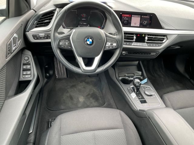 Fahrzeugabbildung BMW 118 i Advantage Autom. Navi, Sitzheizung, Tempom