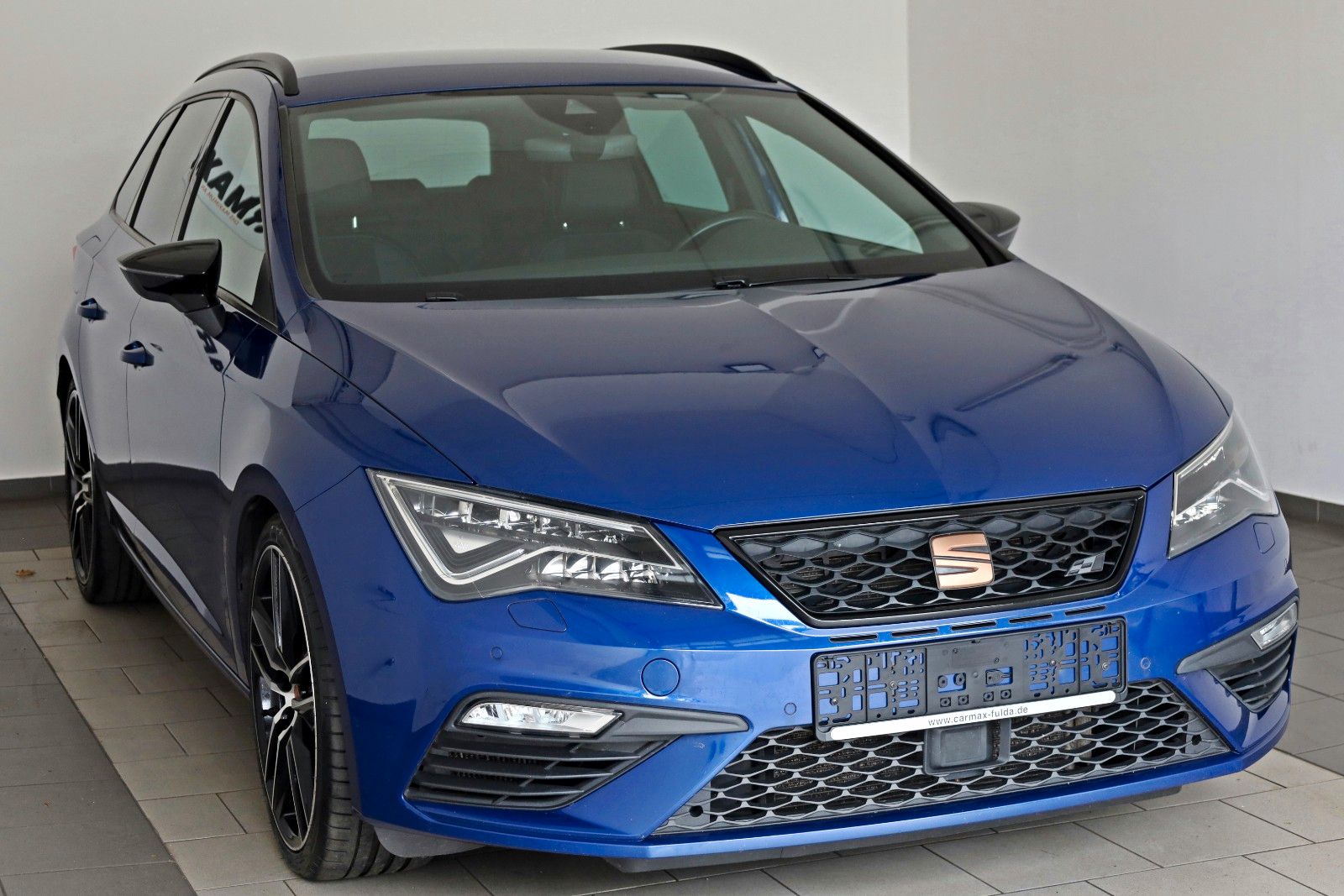 Fahrzeugabbildung SEAT Leon ST Cupra 300 4Drive Navi,LED,Kamera,ACC,DCC