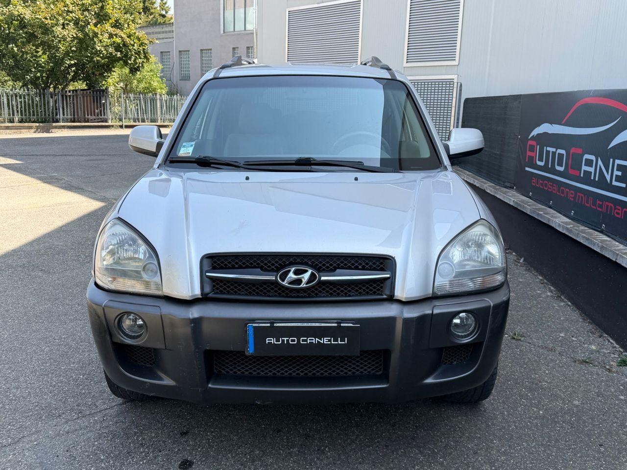 Hyundai Tucson 2006 — rear view