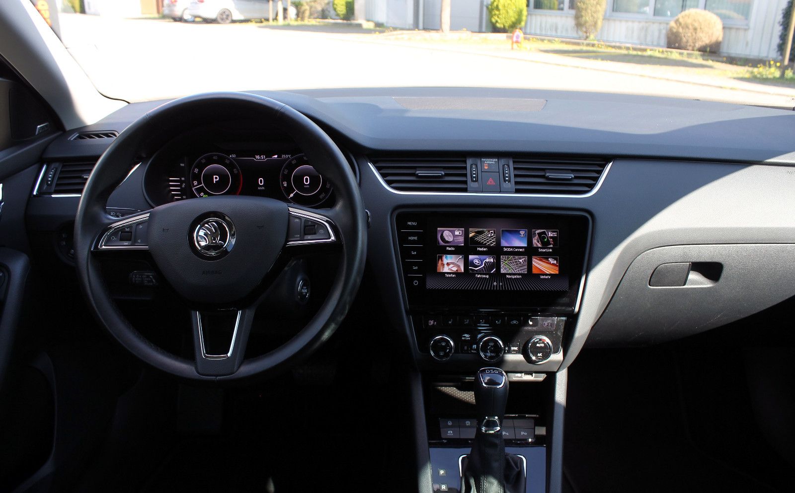 Fahrzeugabbildung SKODA Octavia Combi 1.5TSI Style CANTON ACC SHZ KAM BT