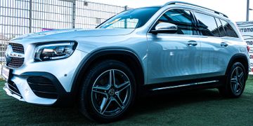 Fahrzeugabbildung Mercedes-Benz GLB 250 4Matic AMG Line PANO|AHK|LED|KEYLESS|KAM