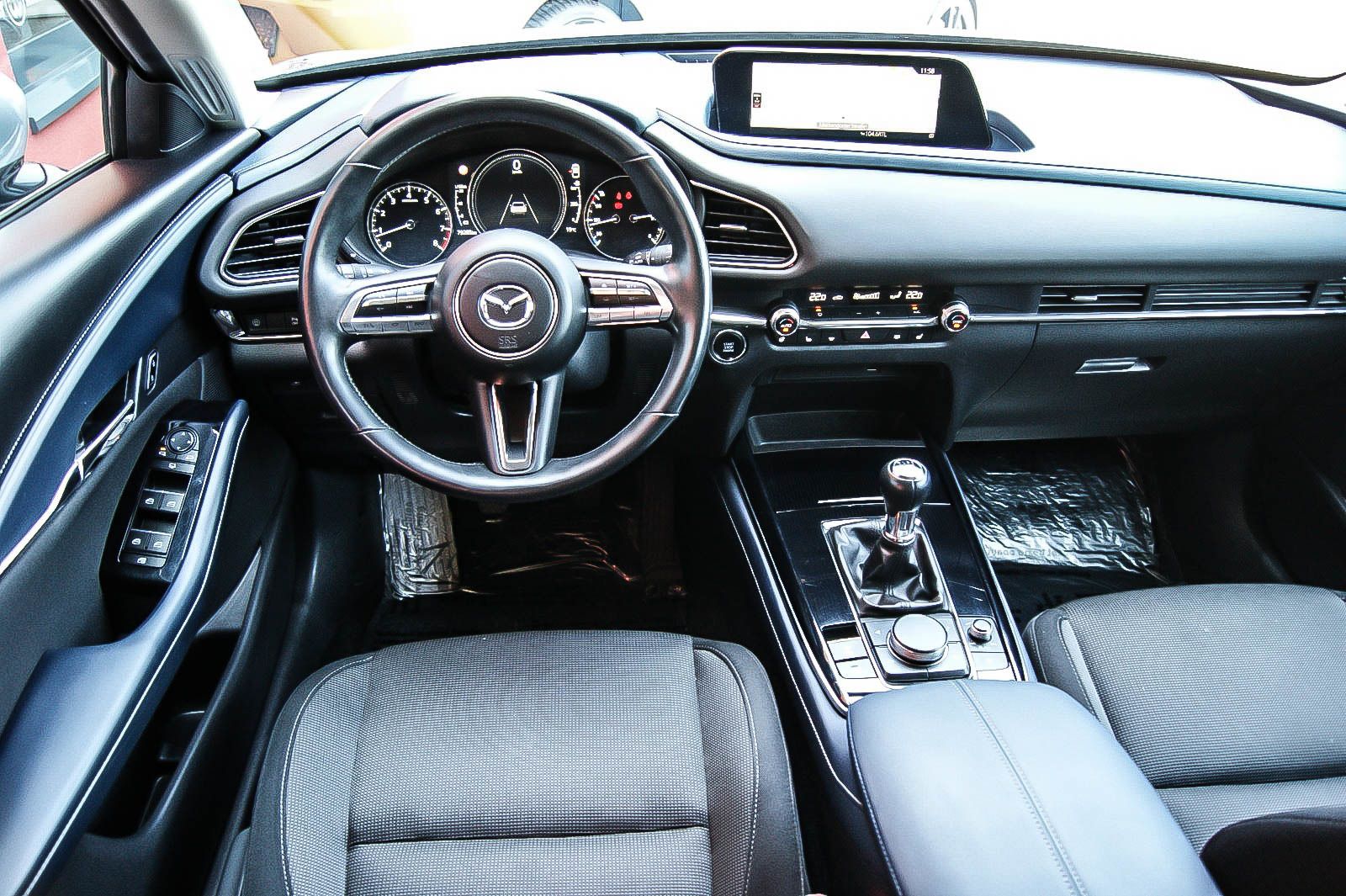 Fahrzeugabbildung Mazda CX-30 2.0 SKYACTIV-G M Hybrid DESIGN HEADUP LED