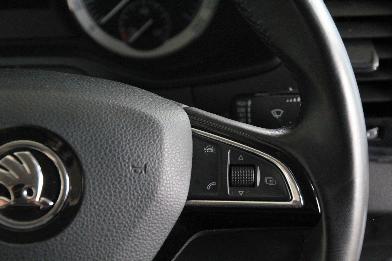 Fahrzeugabbildung SKODA Karoq Style