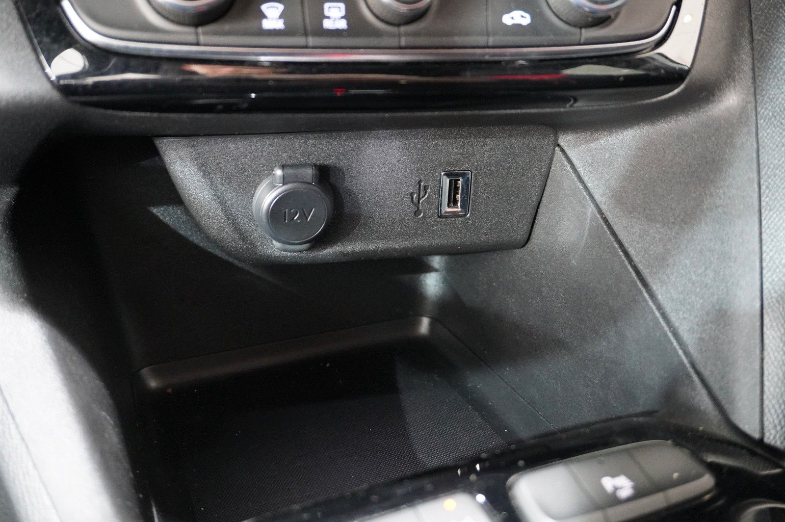 Fahrzeugabbildung Opel Corsa F 1.2T GS SPORT NAVI/LED/KAMERA/SPORT/DAB+