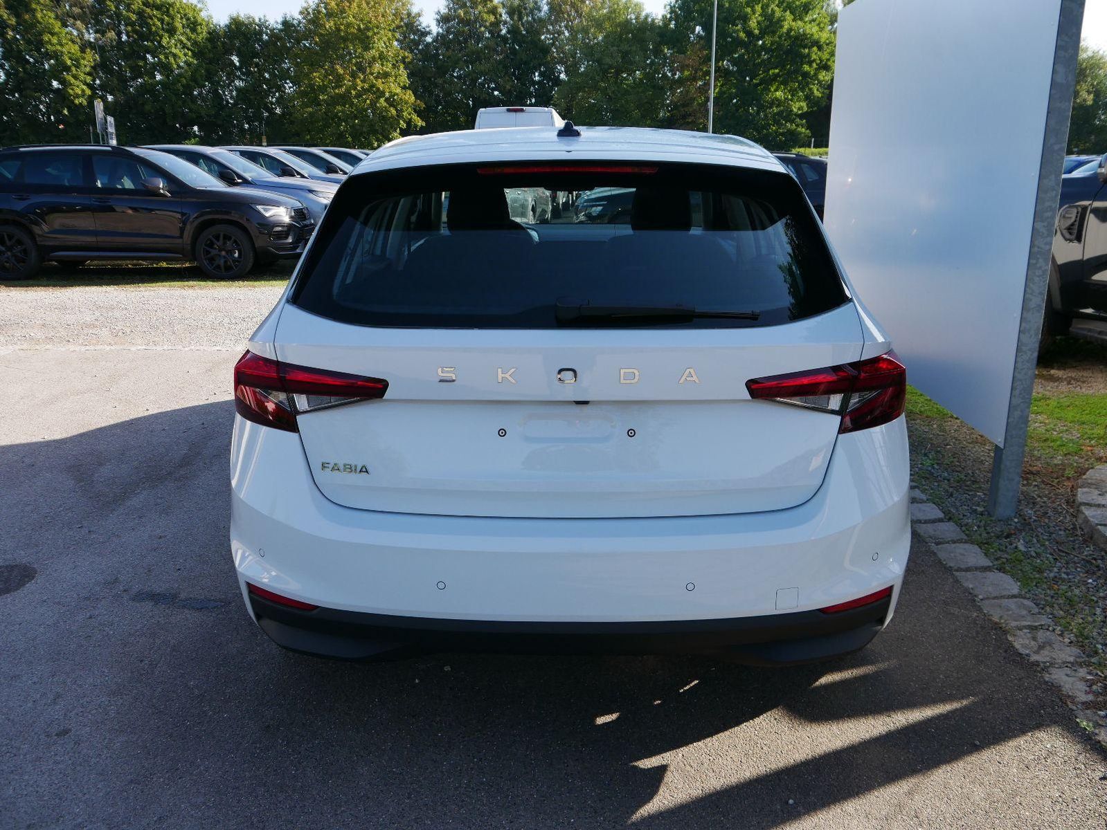 Skoda Fabia 130 Jahre Edition PLUS 1,0 MPI*LED*PDC-KAM imagem 3