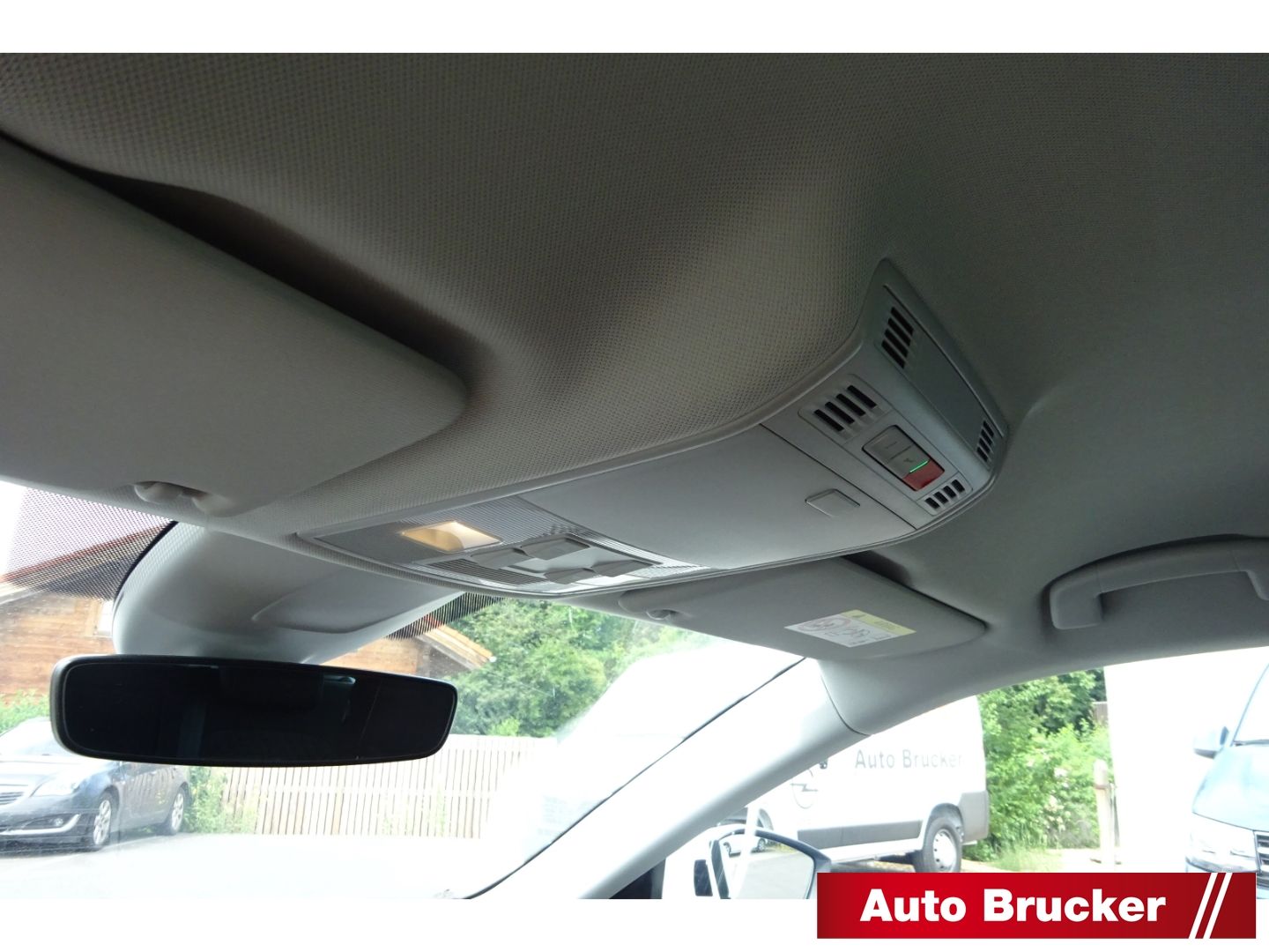 Skoda Superb Combi Ambition 2.0 TDI Navi Alu FSE LED foto 19