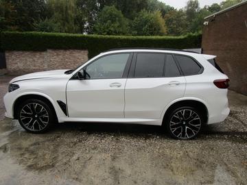 صورة 2 لـ 2023 BMW X5 M