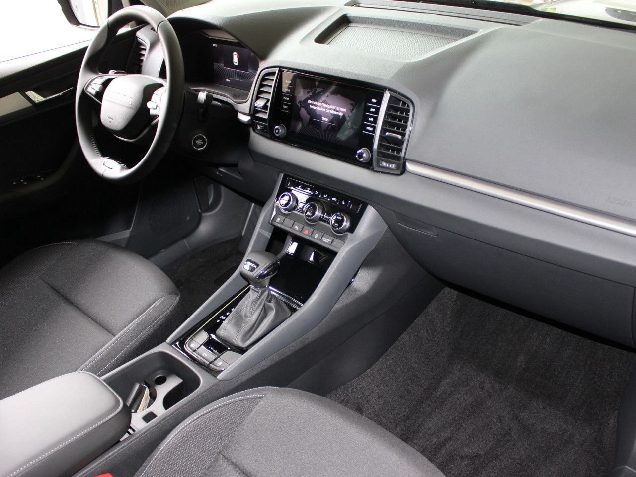Fahrzeugabbildung SKODA Karoq 1.5 TSI ACT Selection ACC/AHK/RFK/LED