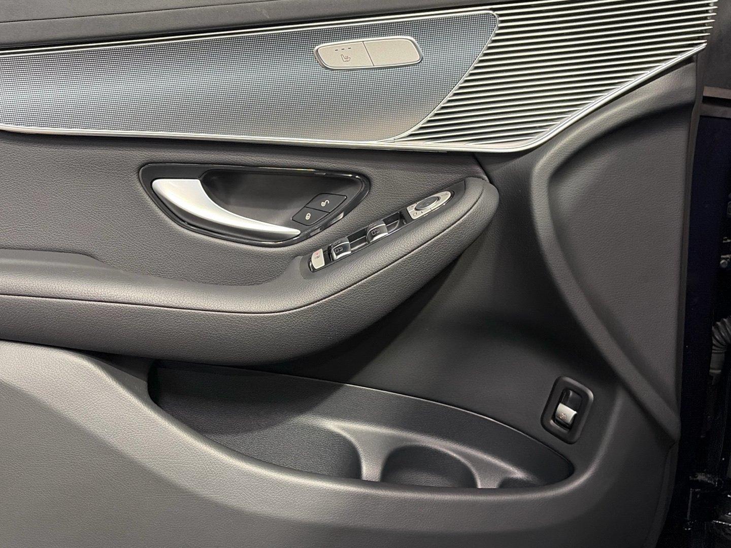 Mercedes-Benz EQC 400 4M Distronic Multibeam Kamera Sitzhzg.