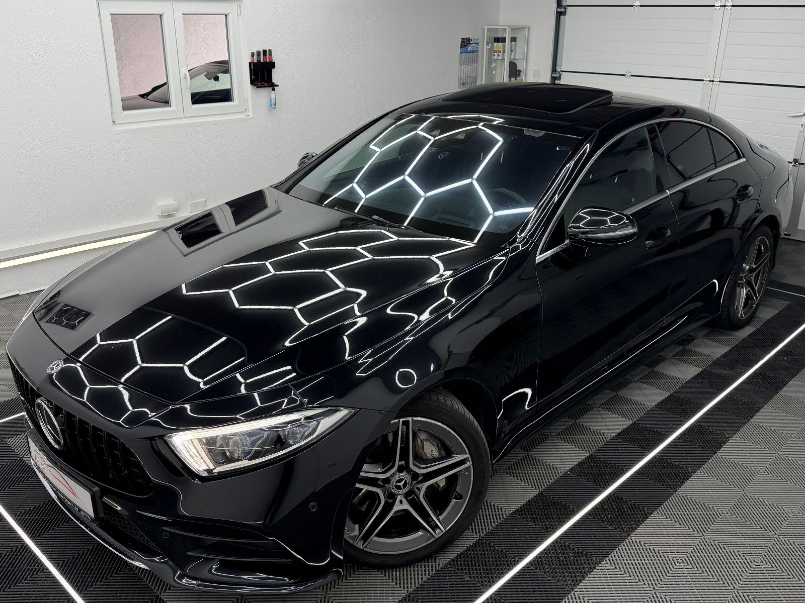 Fahrzeugabbildung Mercedes-Benz CLS 350 d 4Matic AMG-LINE/HuD/eGSD/DISTRONIC+
