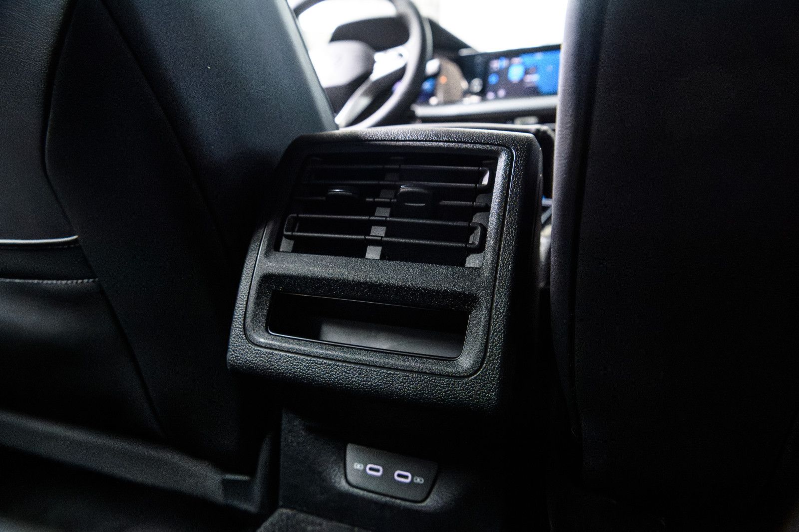 Fahrzeugabbildung Volkswagen Golf VIII R-Line +Led +Keyless+We Connect Plus