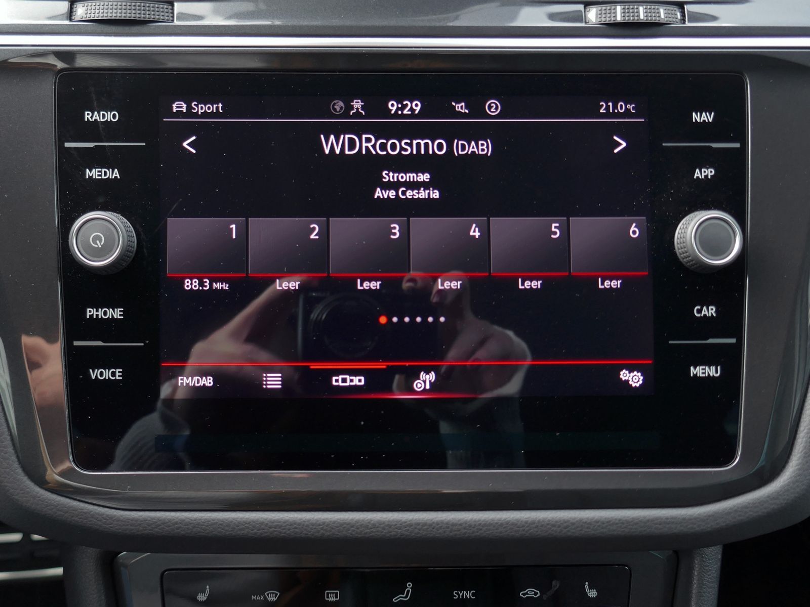 Fahrzeugabbildung Volkswagen Tiguan MOVE 2.0 TDI DSG | LED RFK ACC Navi
