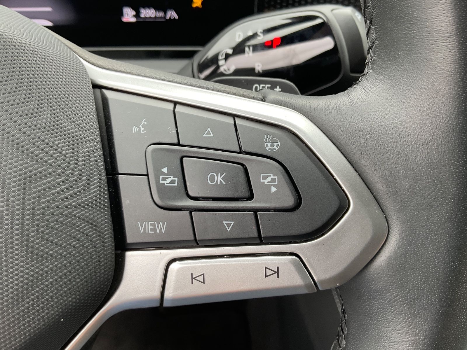 Fahrzeugabbildung Volkswagen Tiguan 1.5 eTSI DSG GOAL,AHK,Kamera,Navi,ACC