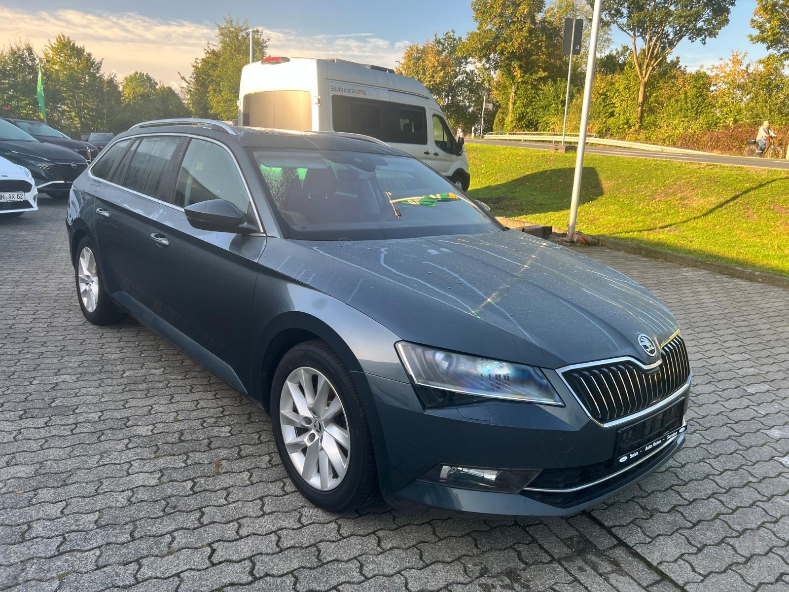 Skoda Superb Combi Style NAVI ACC PanoDach Kamera