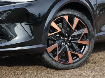 Cupra Formentor VZ 2.0 TSI 4Drive DSG AHK Pano Kamera