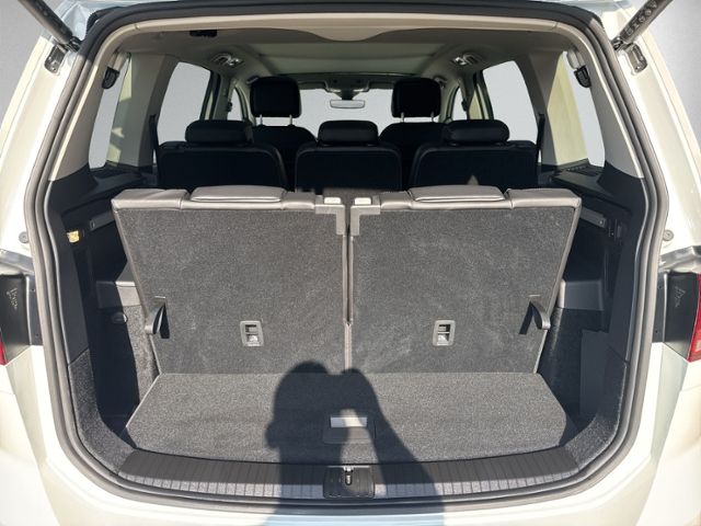 Touran 1.5 TSI DSG 7-SITZER+PANO+AHK+NAVI+LED+SH