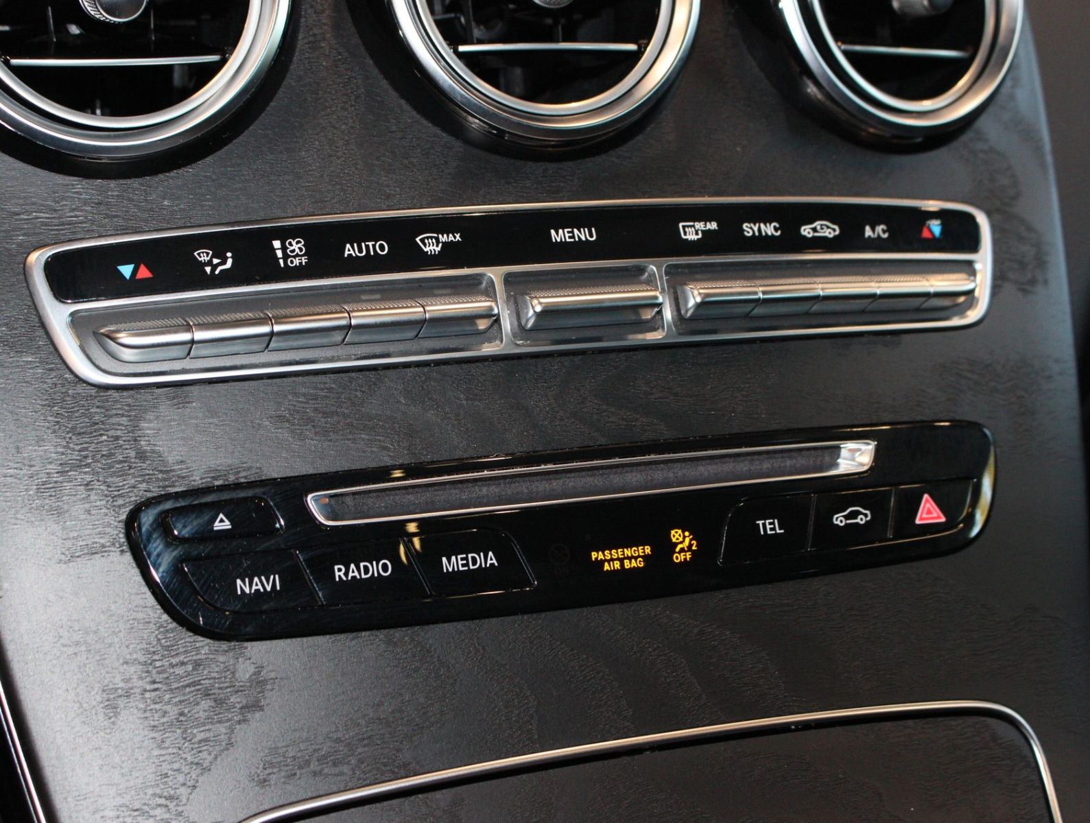 Fahrzeugabbildung Mercedes-Benz GLC 250 4MATIC AMG Line *PNRM*360 Kamera