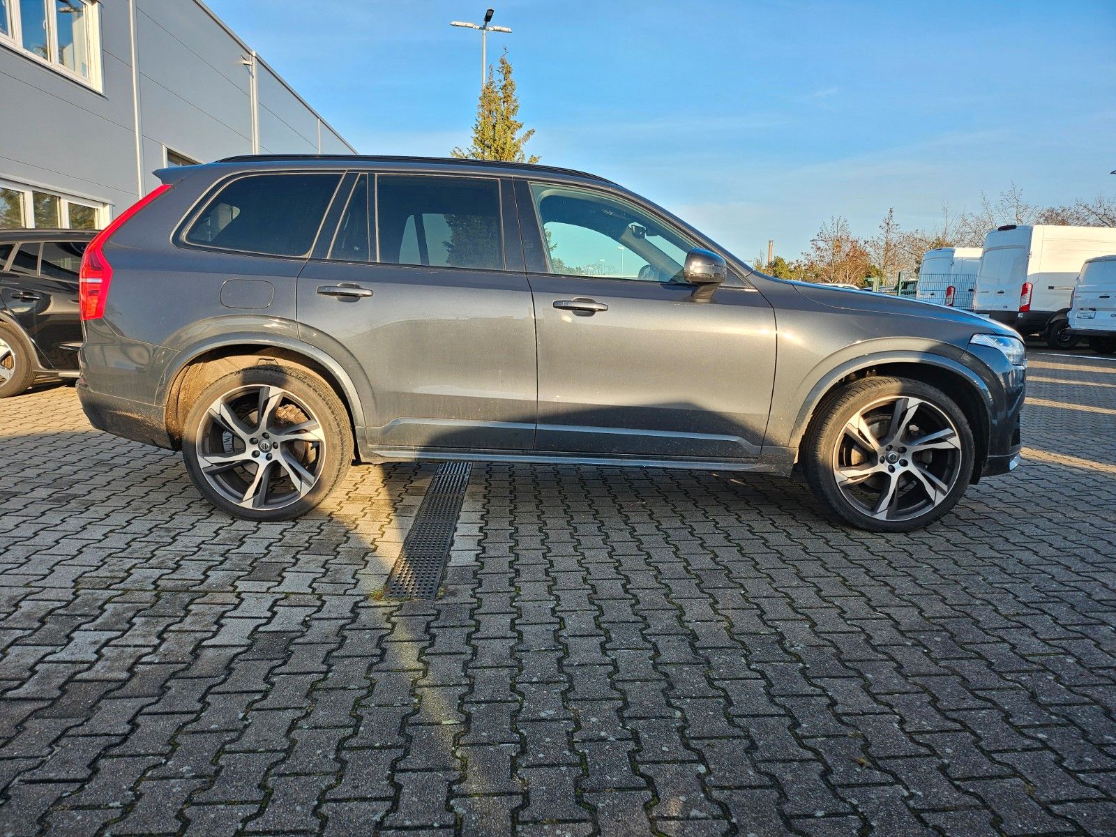 Fahrzeugabbildung Volvo XC90 R Design AWD