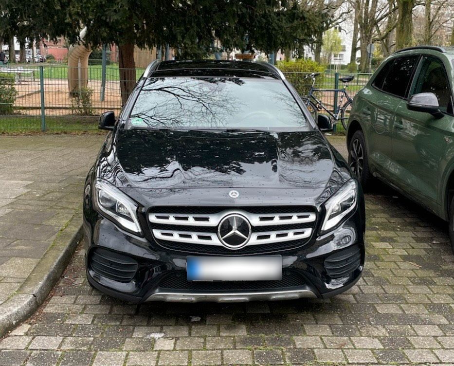Image of Mercedes-Benz CLA 220