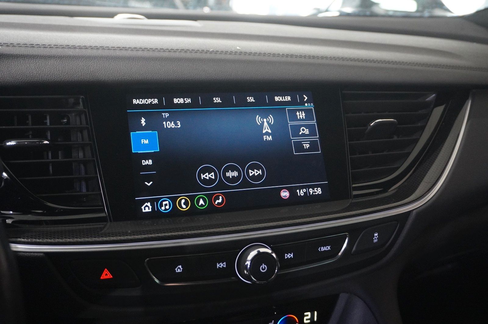Fahrzeugabbildung Opel Insignia B ST 2.0D BUSI. 4X4 NAVI/LED/KAMERA/DAB