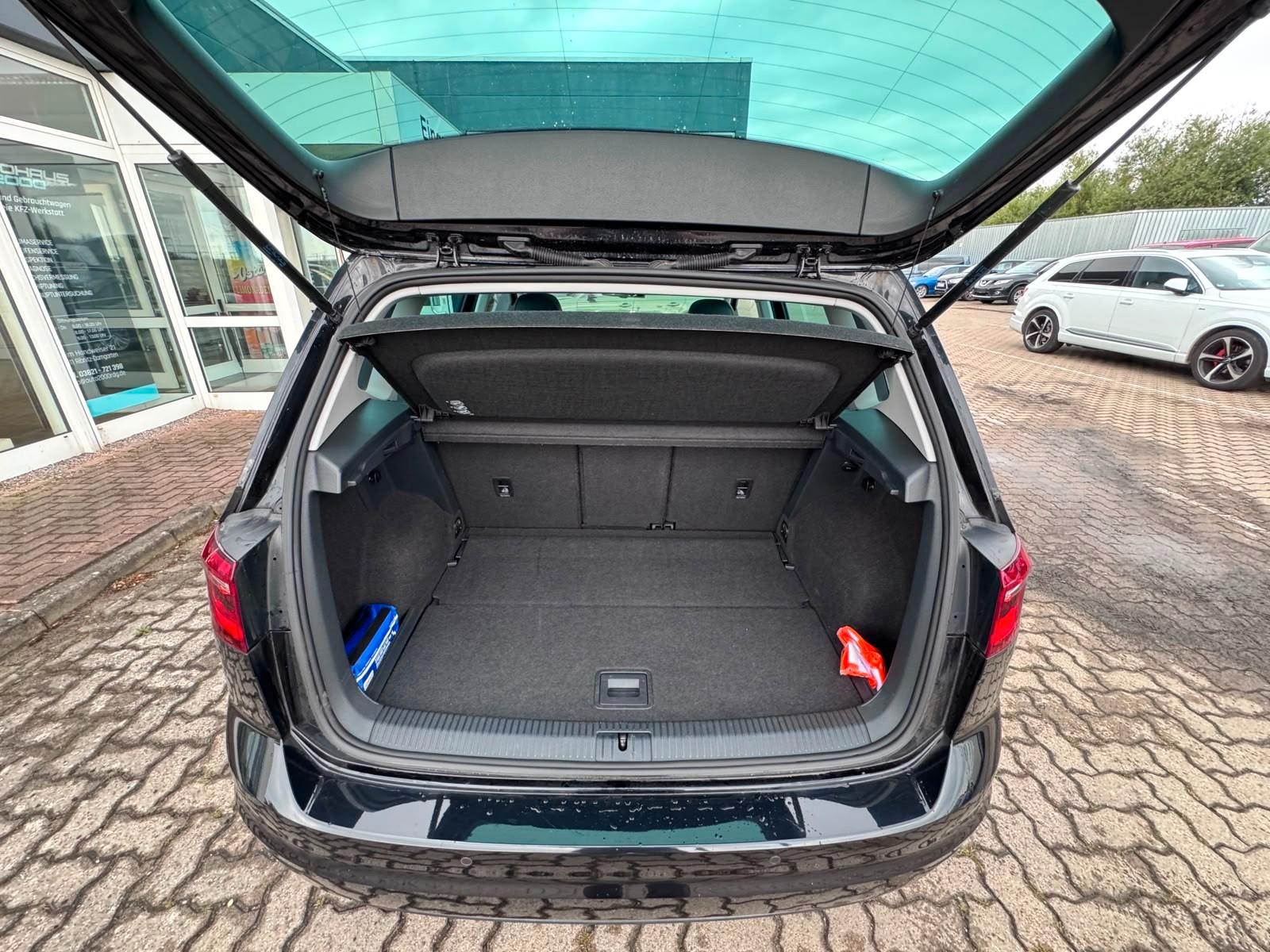 Volkswagen Golf Sportsvan VII Highline Kamera, Pano, Navi