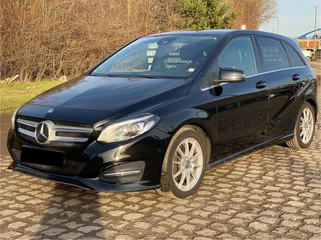 MERCEDES-BENZ B 180