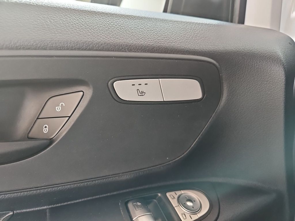 Fahrzeugabbildung Mercedes-Benz Vito 116 Kasten extralang MOPF2 Nav RFK 270° SHZ