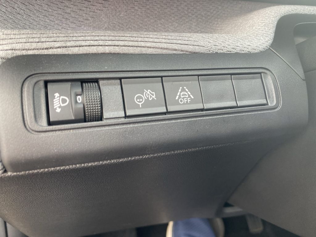 Fahrzeugabbildung Citroën e-C3 Aircross 113 Standard-Range MAX *LED*Nav*Ca