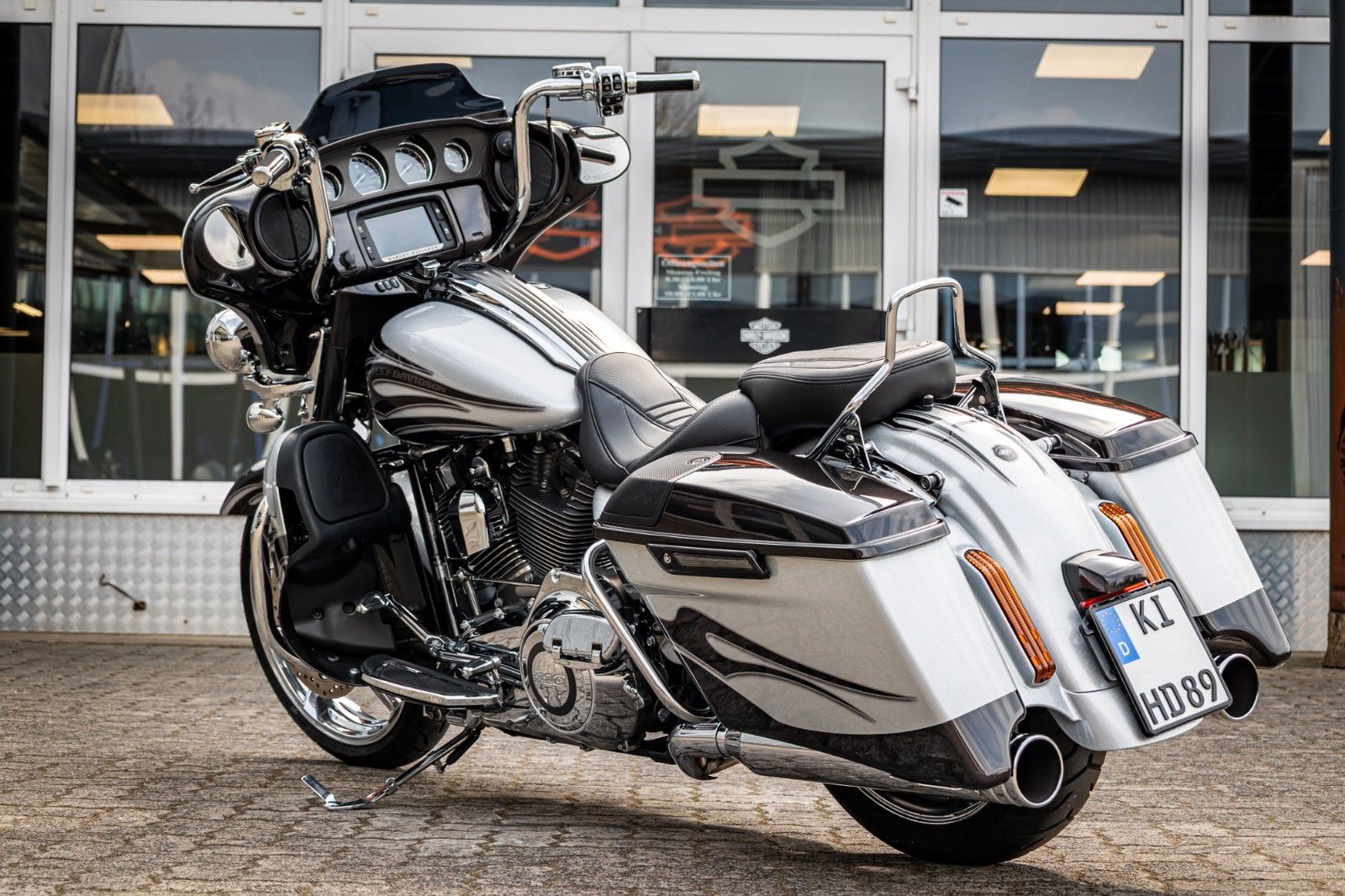 Fahrzeugabbildung Harley-Davidson CVO STREET GLIDE 110 FLHXSE - KESSTECH