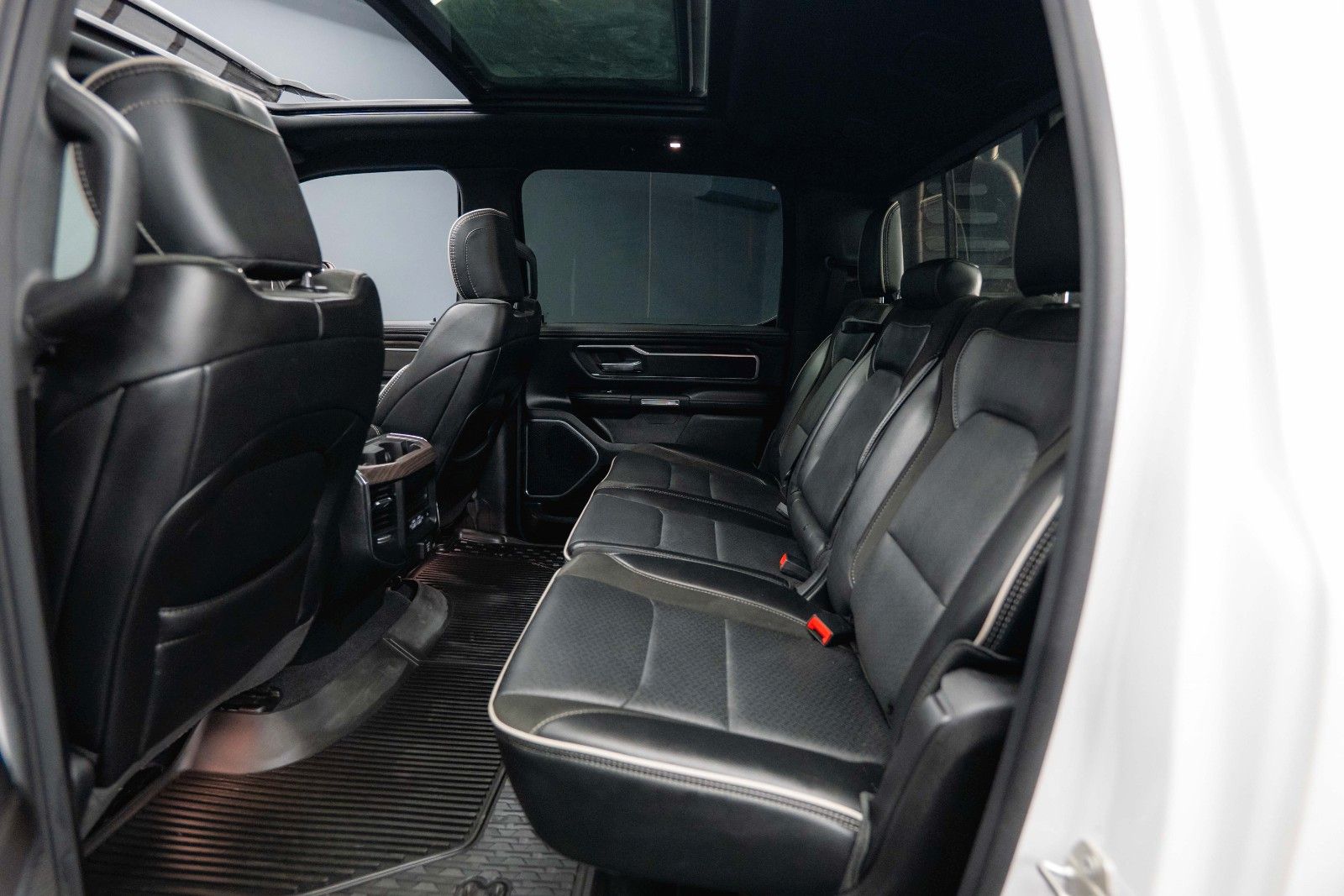 Fahrzeugabbildung Dodge RAM 3.0 MY 25 TWIN TURBO LARAMIE Night Pano ACC