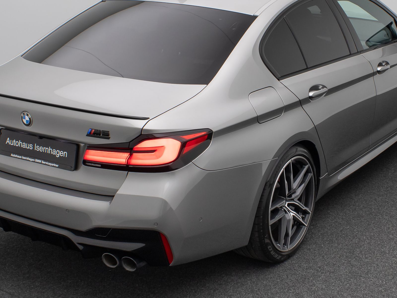 Fahrzeugabbildung BMW M5 Competition Laser 360°DAB SoftCl Glasdach AHK