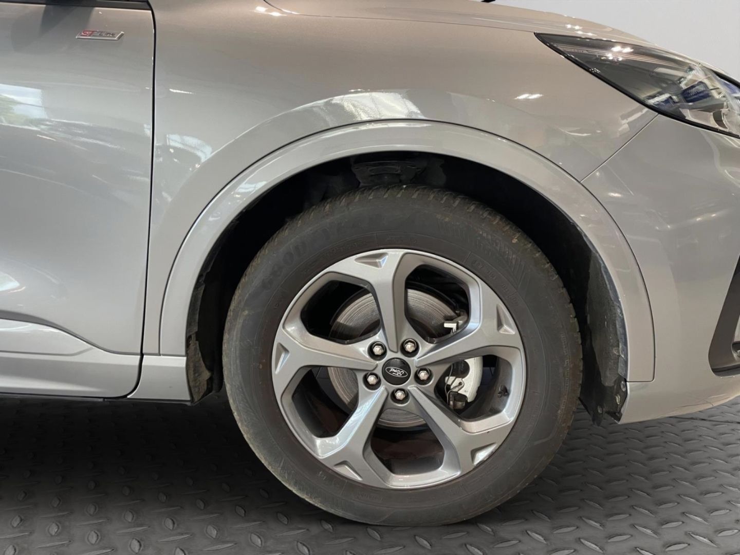 Fahrzeugabbildung Ford Kuga Hybrid ST-Line Navi Digitales Cockpit LED