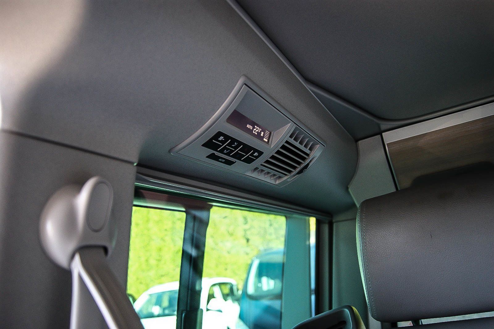 Fahrzeugabbildung Volkswagen T5 California EUROPE 4-Motion 20TDI AUFSTELLDACH