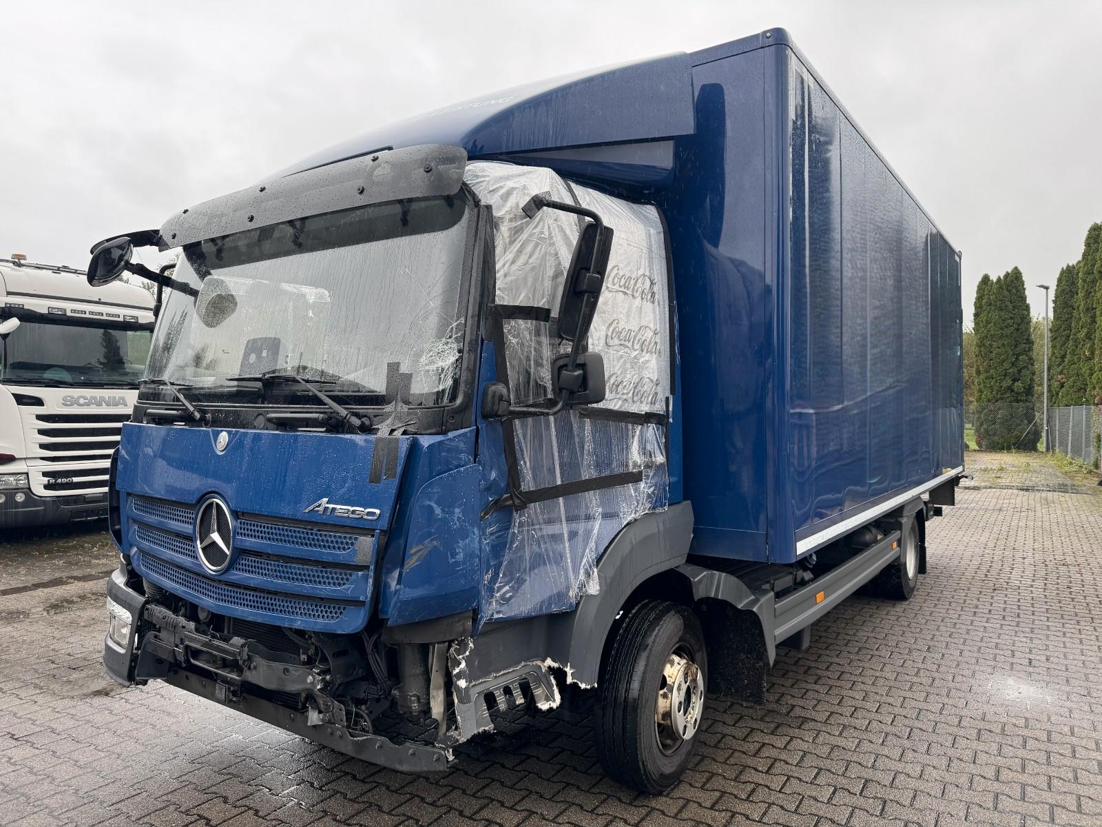 Mercedes-Benz Atego 818 L || Unfall || Koffer m. LBW