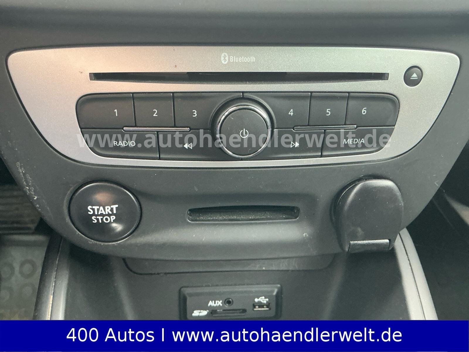 Renault Megane 2015 — photo 16