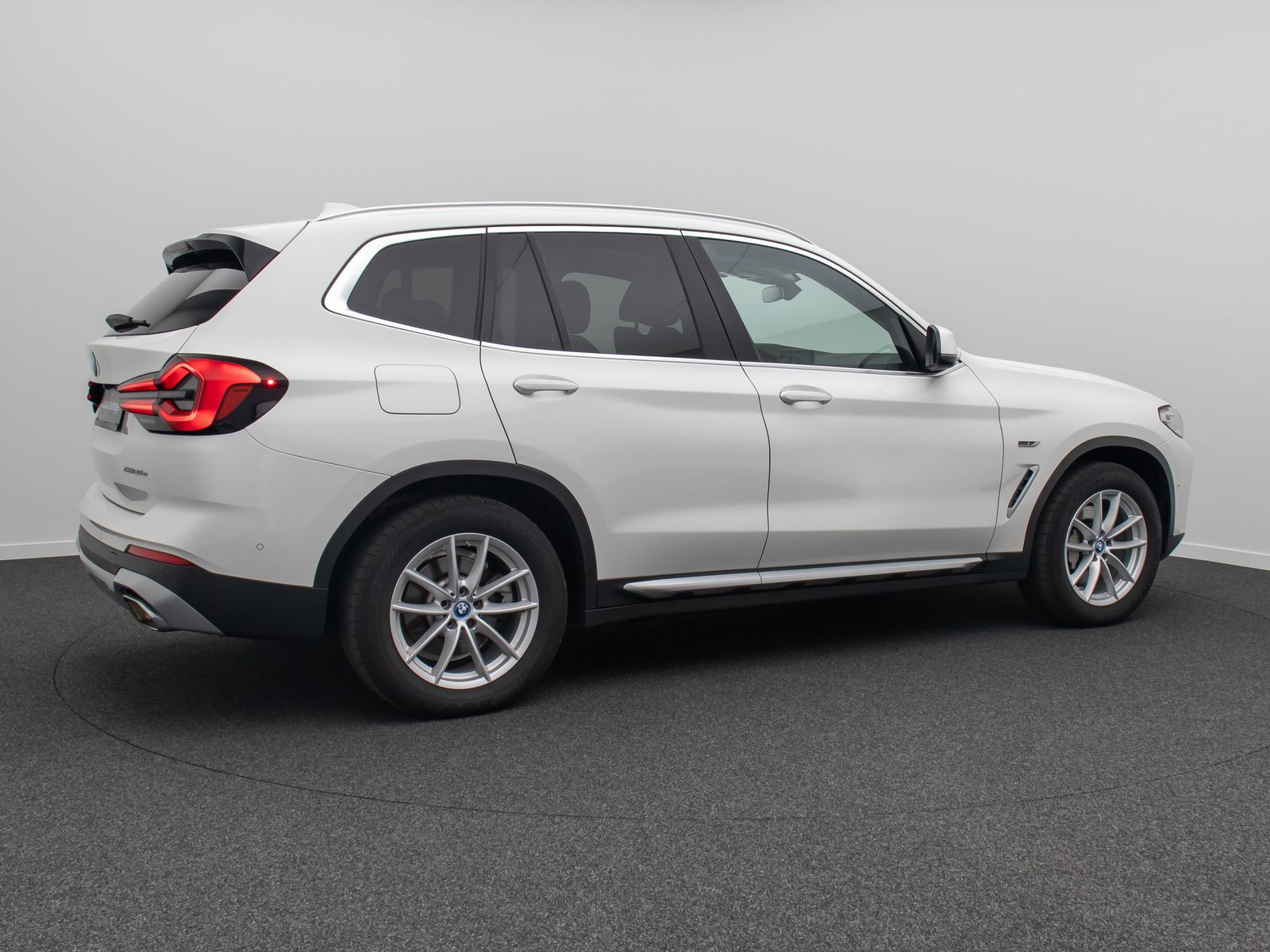 Fahrzeugabbildung BMW X3 xD30e DAB Kamera FernlichtAs Panorama Leder