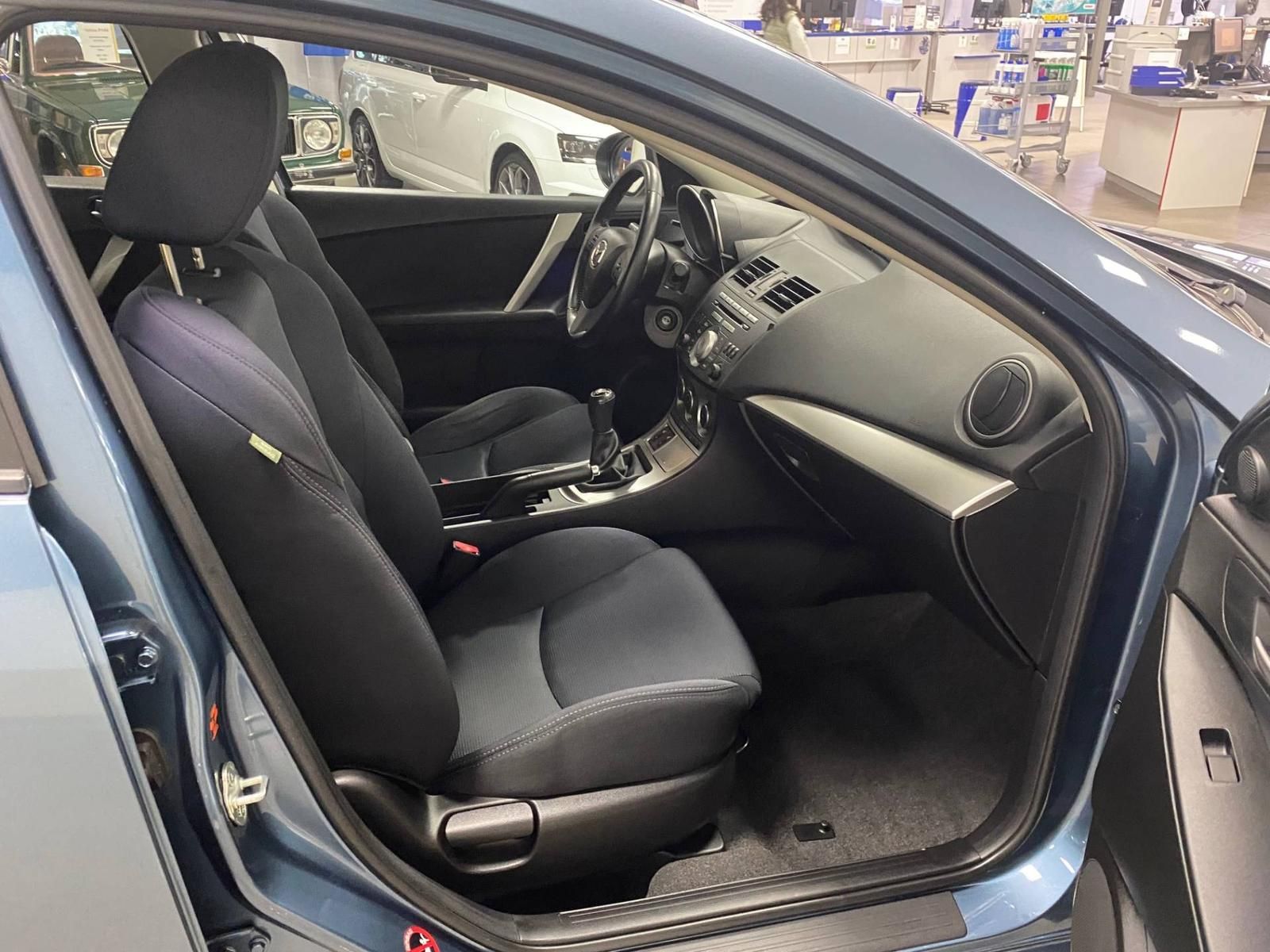 Fahrzeugabbildung Mazda 3 1.6 16V KAT Active Plus KLIMA+PDC+SITZHEIZ+ALU