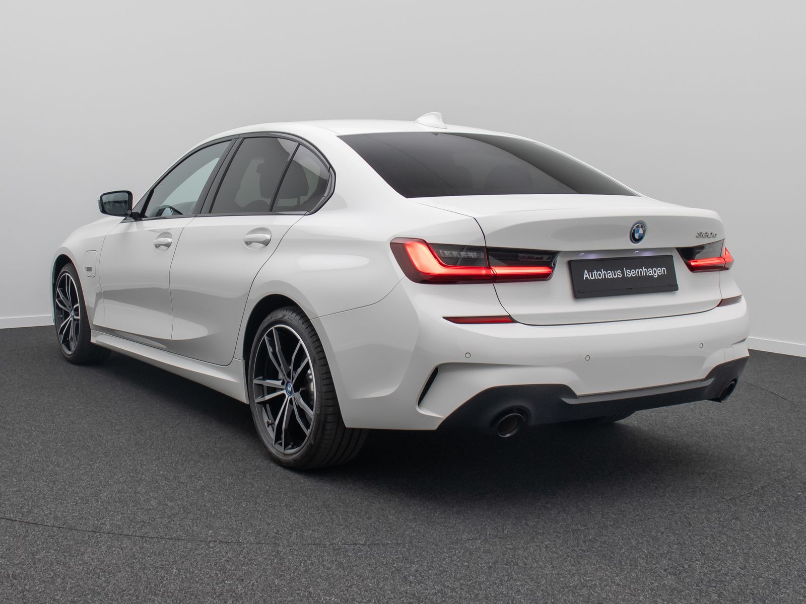 Fahrzeugabbildung BMW 320e M Sport Alarm DAB LED GeschwindigReg 19Zoll