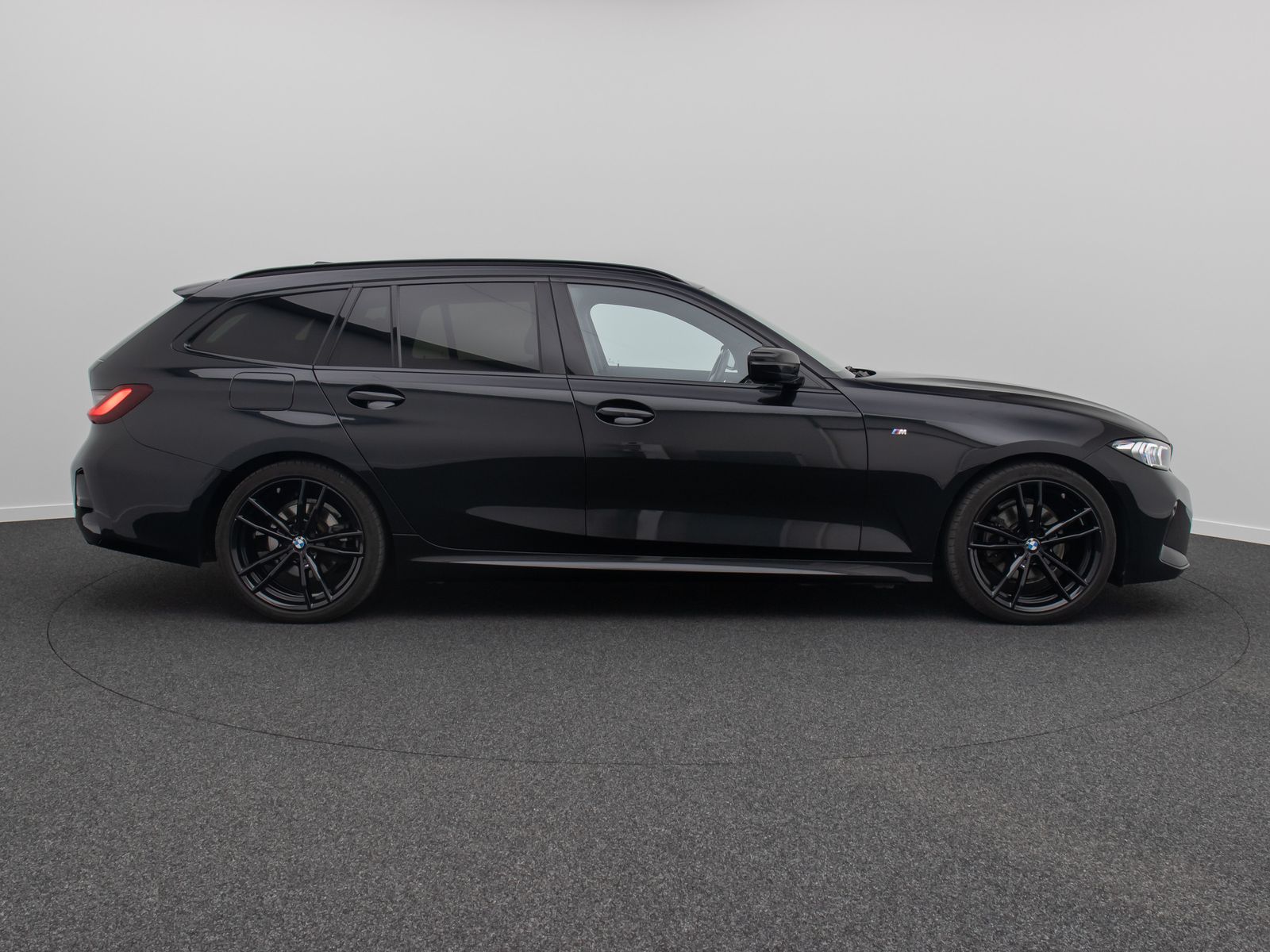 Fahrzeugabbildung BMW 320d M Sport AHK Stop&Go Alarm DAB Komfort 19Zol