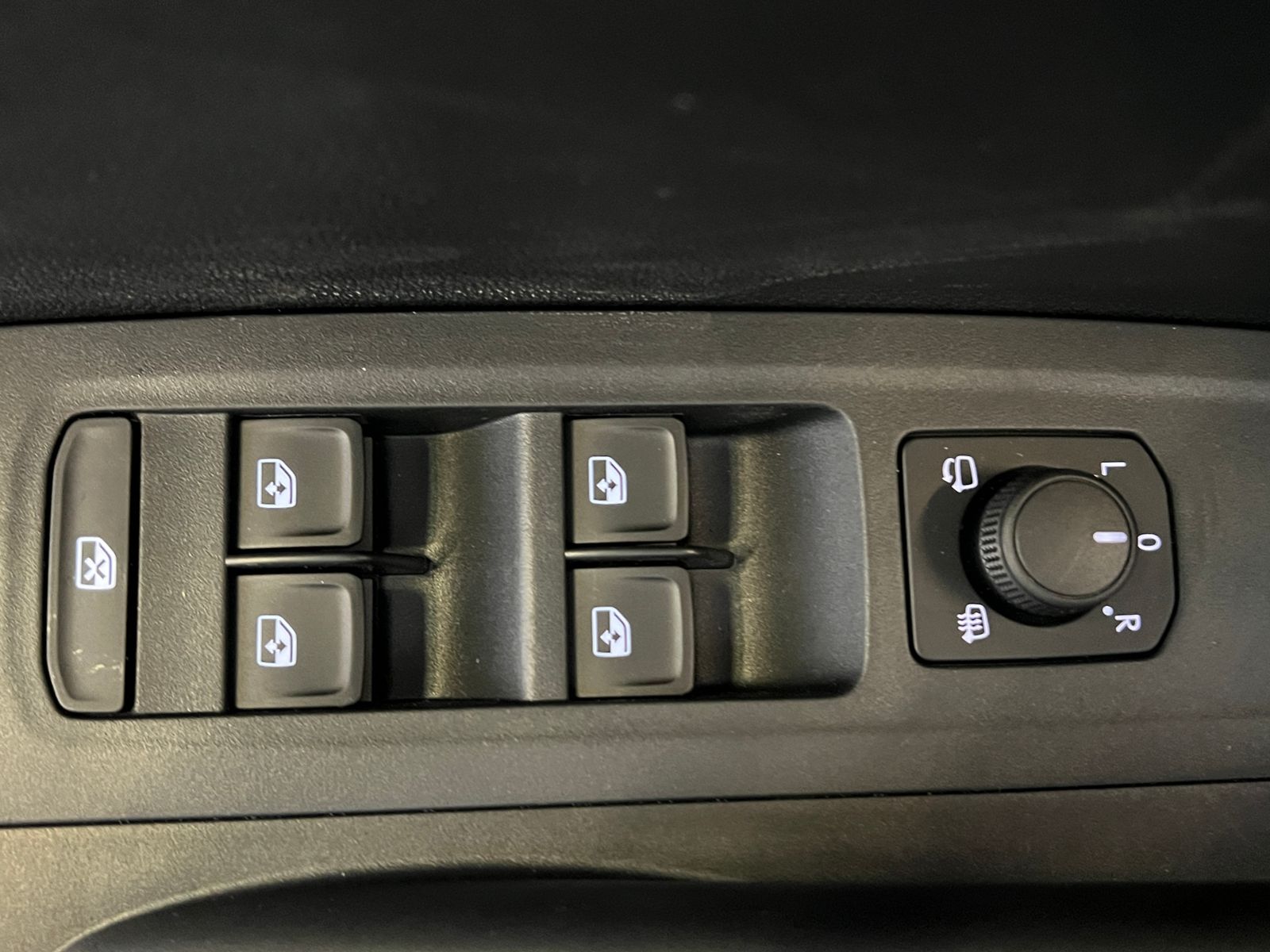 Fahrzeugabbildung SKODA Fabia IV Selection 1.0 TSI DSG *Vorb. AHK, LED,