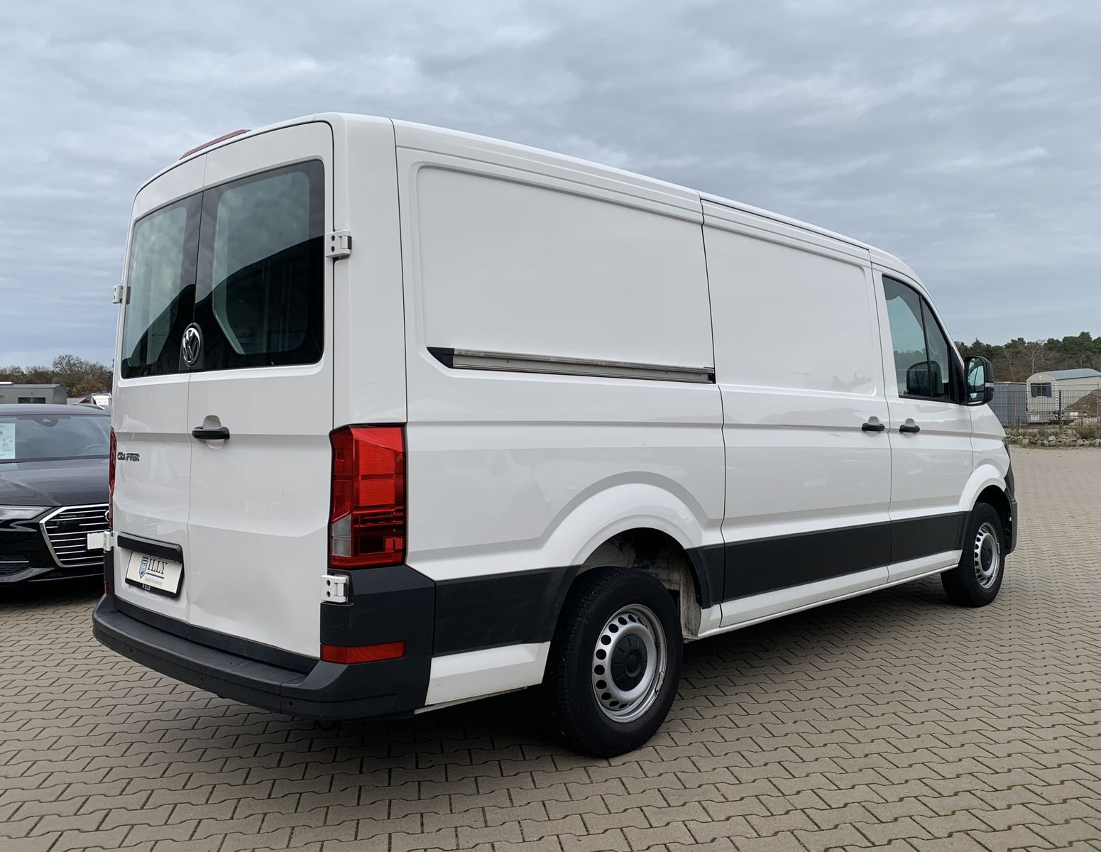 Fahrzeugabbildung Volkswagen Crafter Kasten 35 Mittellang FWD*Navi*Klima*