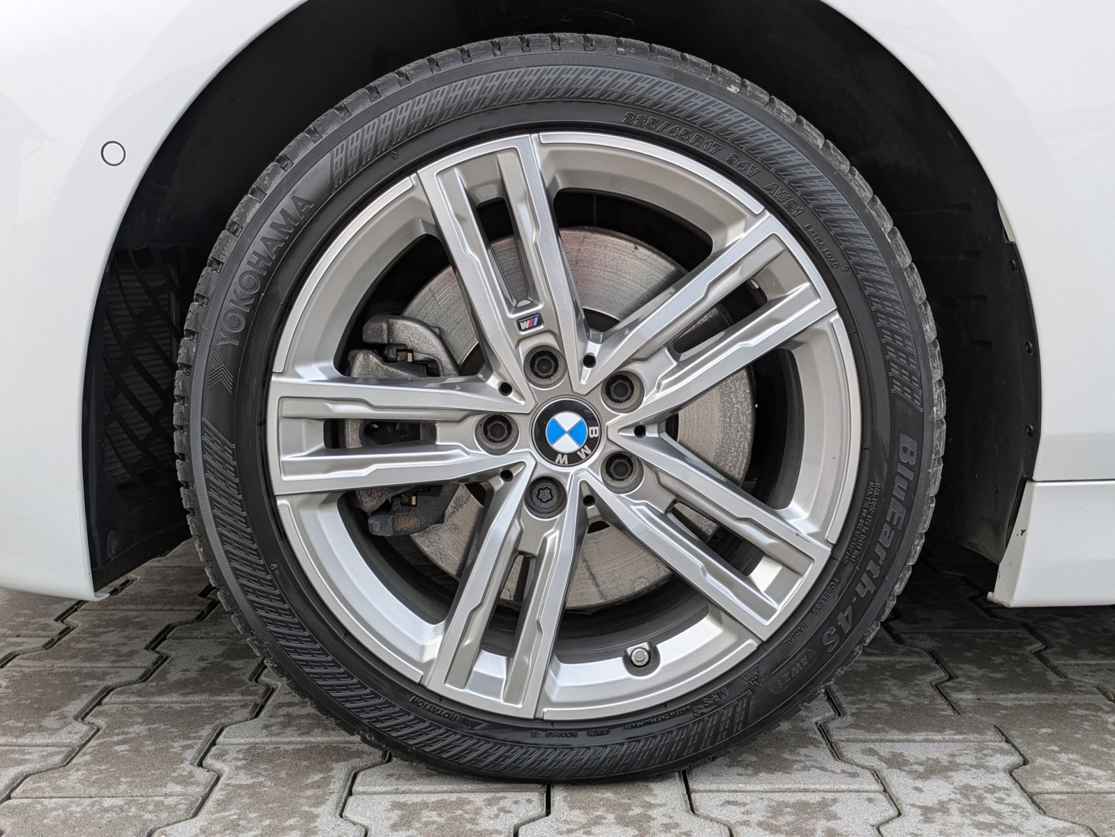 Fahrzeugabbildung BMW 120 i M-Sport PANO*ACC*KAMERA*H&K*Ad.-LED*PremP.