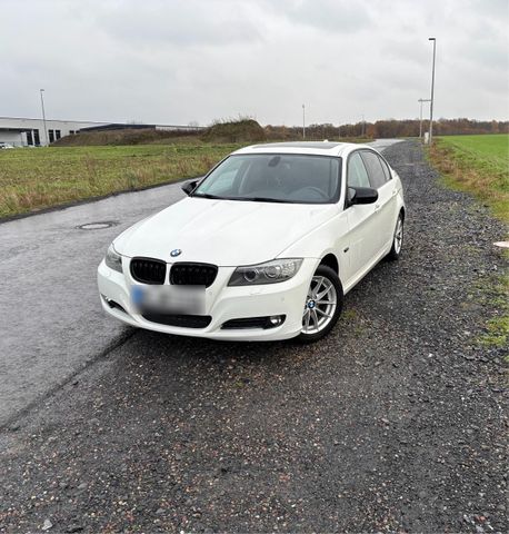 BMW 320i e90