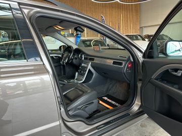 Volvo V70 Kombi Momentum *Leder*