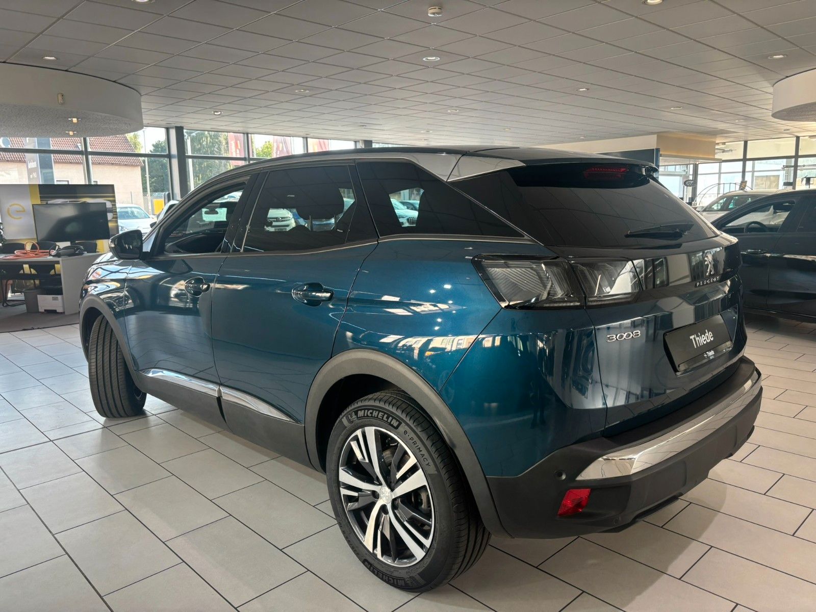 Fahrzeugabbildung Peugeot 3008 1.2T ALLURE PACK NAVI/LED/SPORT/VIRT/PDC