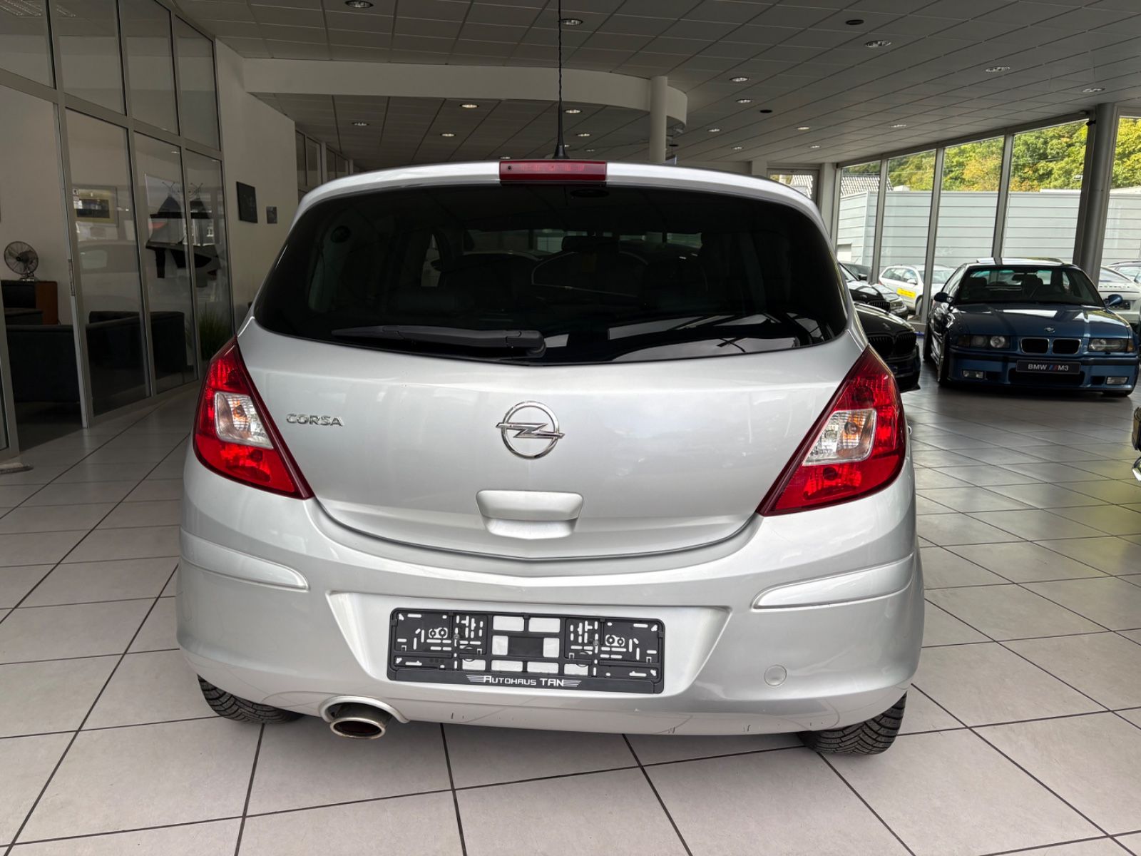 Fahrzeugabbildung Opel Corsa D 150 Jahre Opel